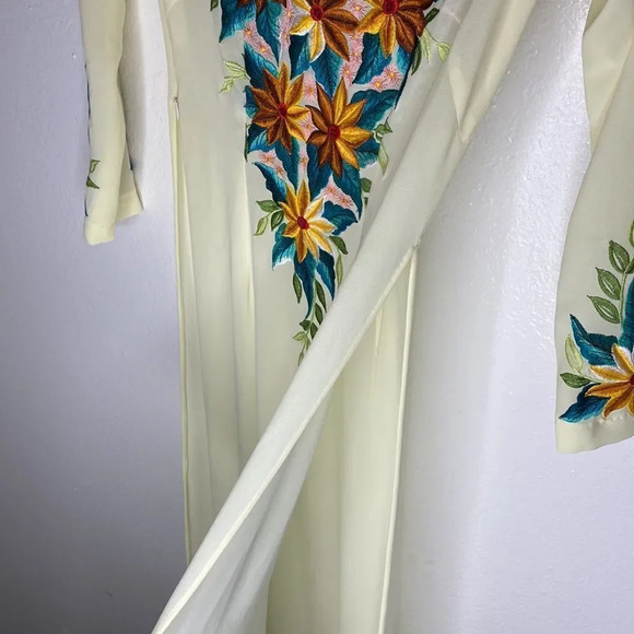 Vintage 70s Embroidered Floral & Leaf Sheer 3/4 length sleeve Dress/Overlay XS - Picture 4 of 13